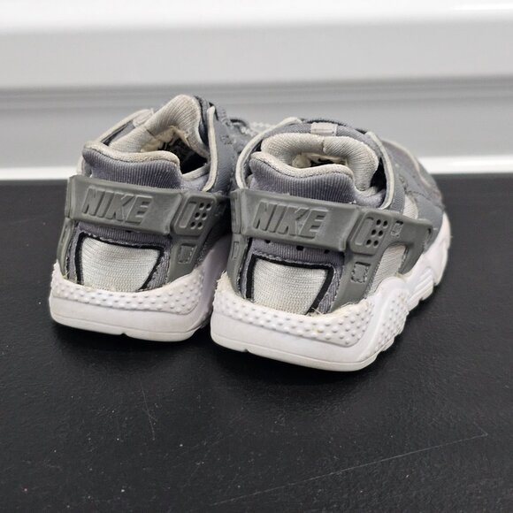 Nike Huarache Baby Gray Sneakers (4C) - Picture 4 of 11